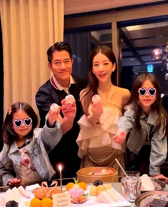 方媛挺孕肚现身月子中心，身后6人伺候，郭富城停工1月陪妻子待产（组图） - 6