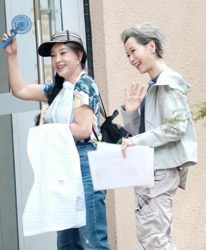 钱再多有什么用？74岁刘晓庆如今的现状，给所有中老年人提了个醒（组图） - 7