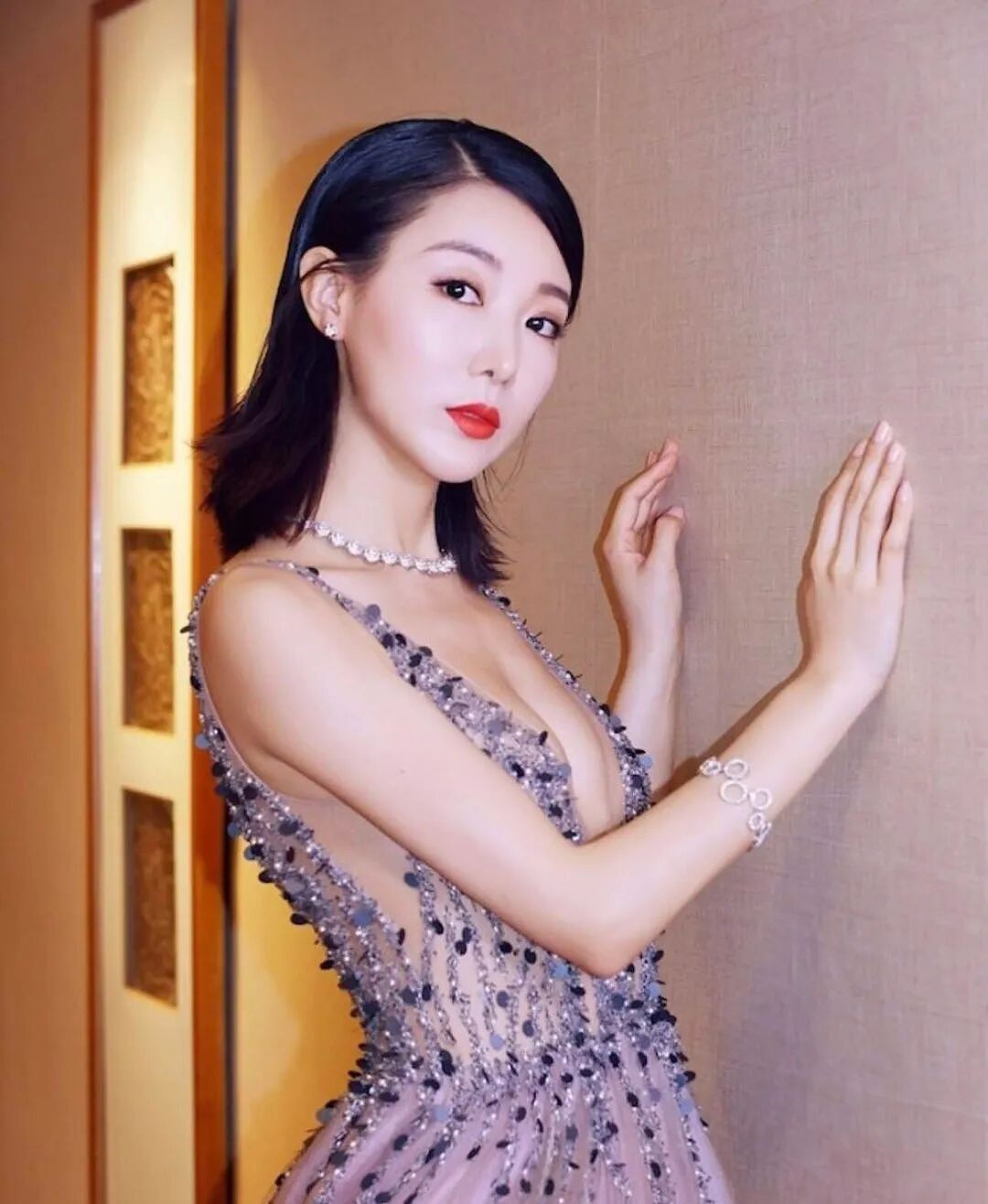 TVB花旦被封杀！被曝大尺度视频当小三，今花106万读书转型女强人！（组图） - 31