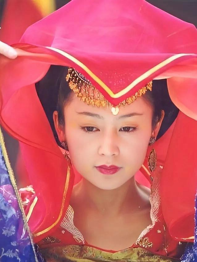 三代“古装第一美人”，吊打流量小花：蒋勤勤、陈红比美，谁赢了（组图） - 18