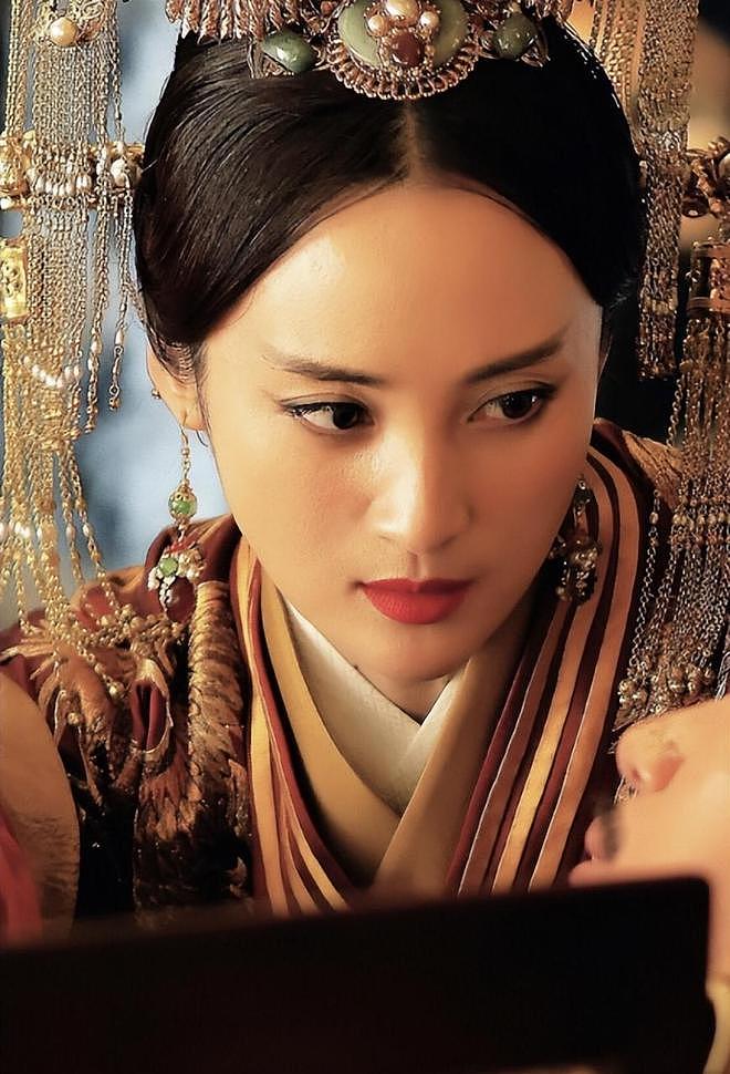 三代“古装第一美人”，吊打流量小花：蒋勤勤、陈红比美，谁赢了（组图） - 23