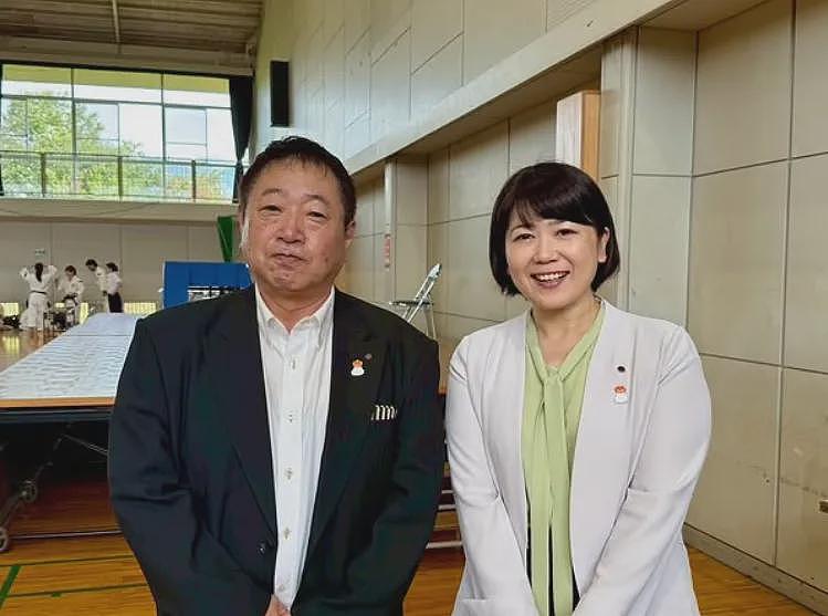 日本女市长与已婚男下属在情趣酒店开房10多次！被曝光后称：确实开房了，但我们只是在聊天（组图） - 4