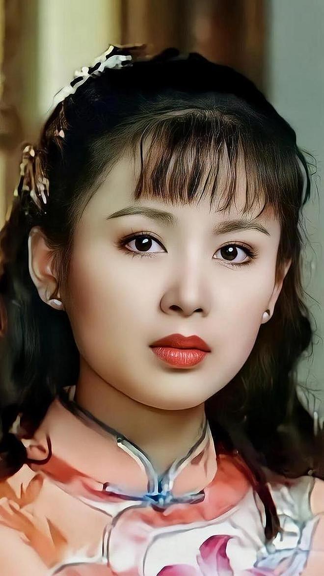 三代“古装第一美人”，吊打流量小花：蒋勤勤、陈红比美，谁赢了（组图） - 17