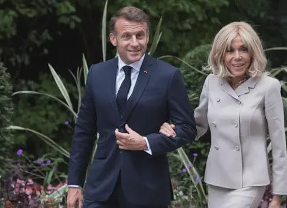 离大谱！法国第一夫人为证明自己不是男人，要向法庭提交孕照？还被要求做妇科体检...（组图） - 1