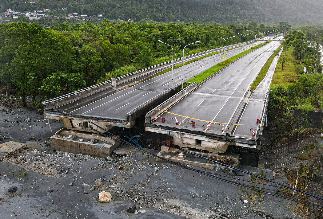 超强台风“桦加沙”席卷香港、台湾等地,造成21人死亡(组图) - 4