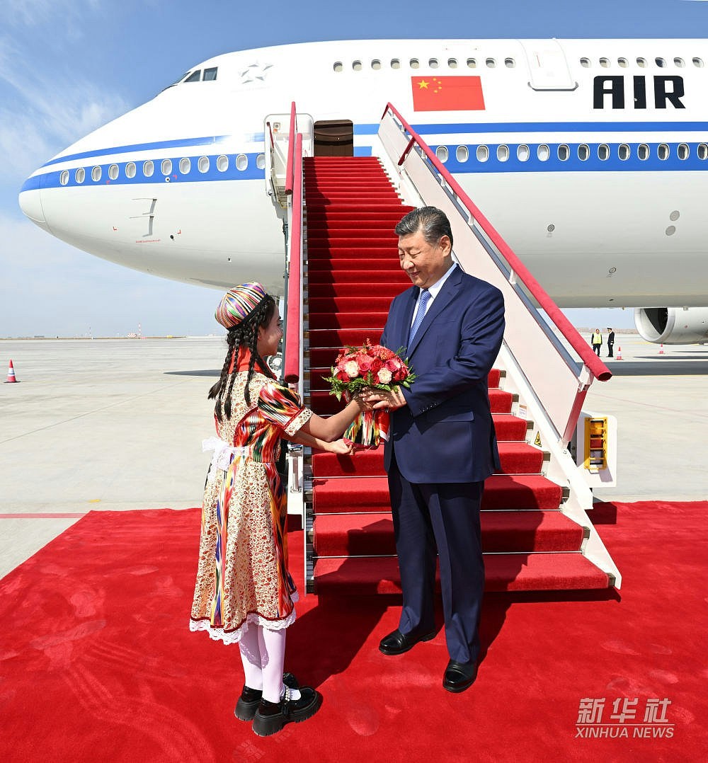 习近平听取新疆工作报告:推进宗教中国化,维护社会稳定国家统一(组图) - 2