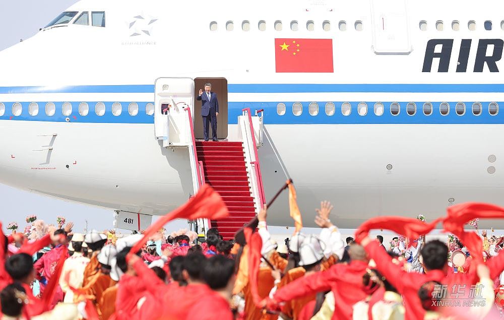 习近平听取新疆工作报告:推进宗教中国化,维护社会稳定国家统一(组图) - 3