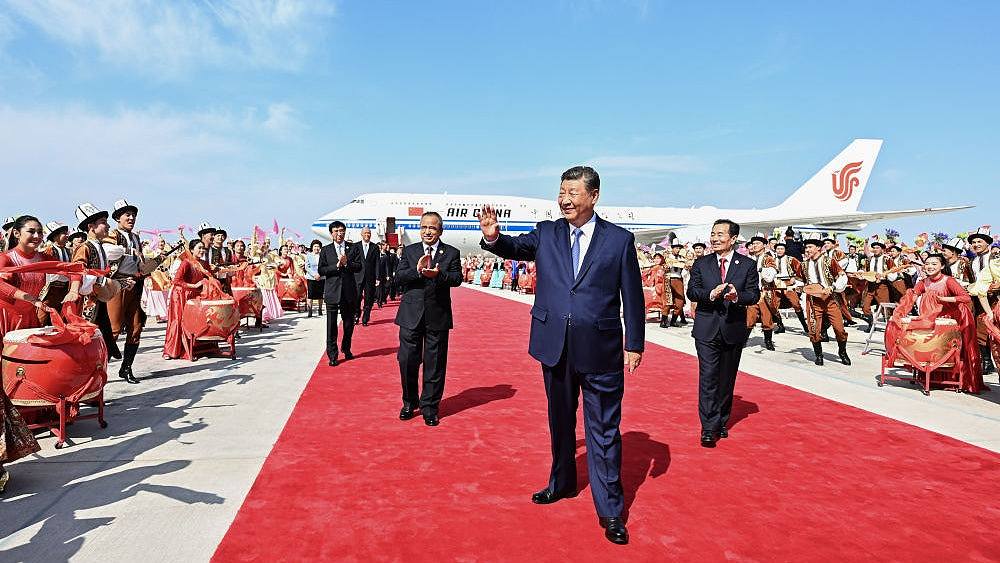习近平听取新疆工作报告:推进宗教中国化,维护社会稳定国家统一(组图) - 1