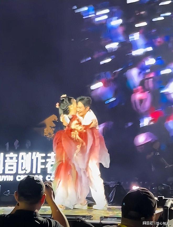 从主持人到被说'精神病'，消失多年的李维嘉，现状令人唏嘘（组图） - 4