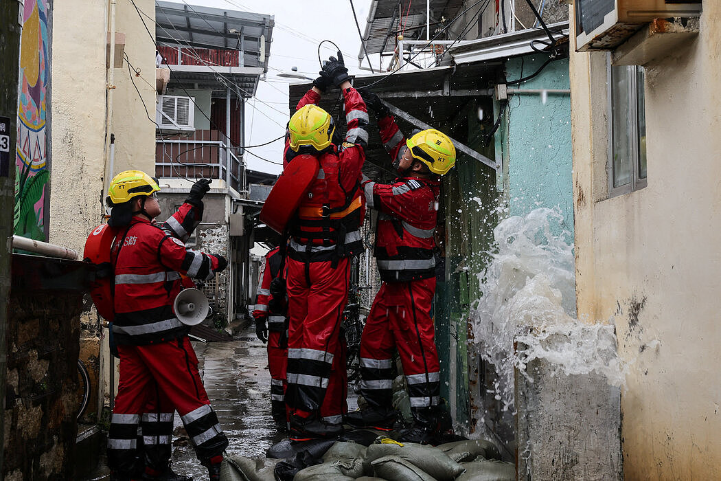 超强台风“桦加沙”席卷香港、台湾等地,造成21人死亡(组图) - 7
