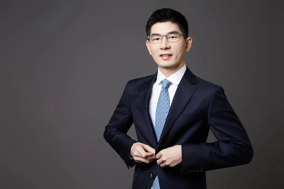 管理35亿元资金，基金经理在上海某酒店赌博被拘10天！他“请假”2周后返岗，被单位冻结权限、火速解聘（组图） - 2