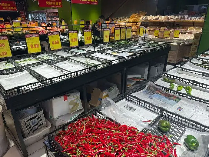 16级超强台风桦加沙过境！捆绑飞机、拴紧汽车，粤港澳台现场触目惊心（组图） - 31