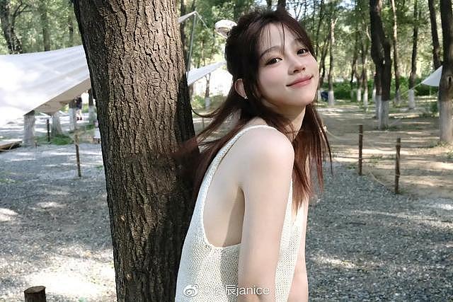 汪苏泷疑似恋情曝光,生日当天甜蜜约会,被扒是62万粉丝的女网红(组图) - 4