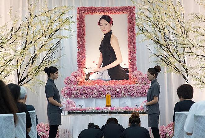 结婚10年被丈夫出轨8次，最后出轨蒋勤勤，年仅43岁抑郁烧炭自尽（组图） - 19