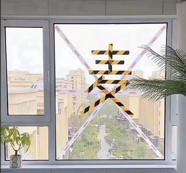 16级超强台风桦加沙过境！捆绑飞机、拴紧汽车，粤港澳台现场触目惊心（组图） - 29