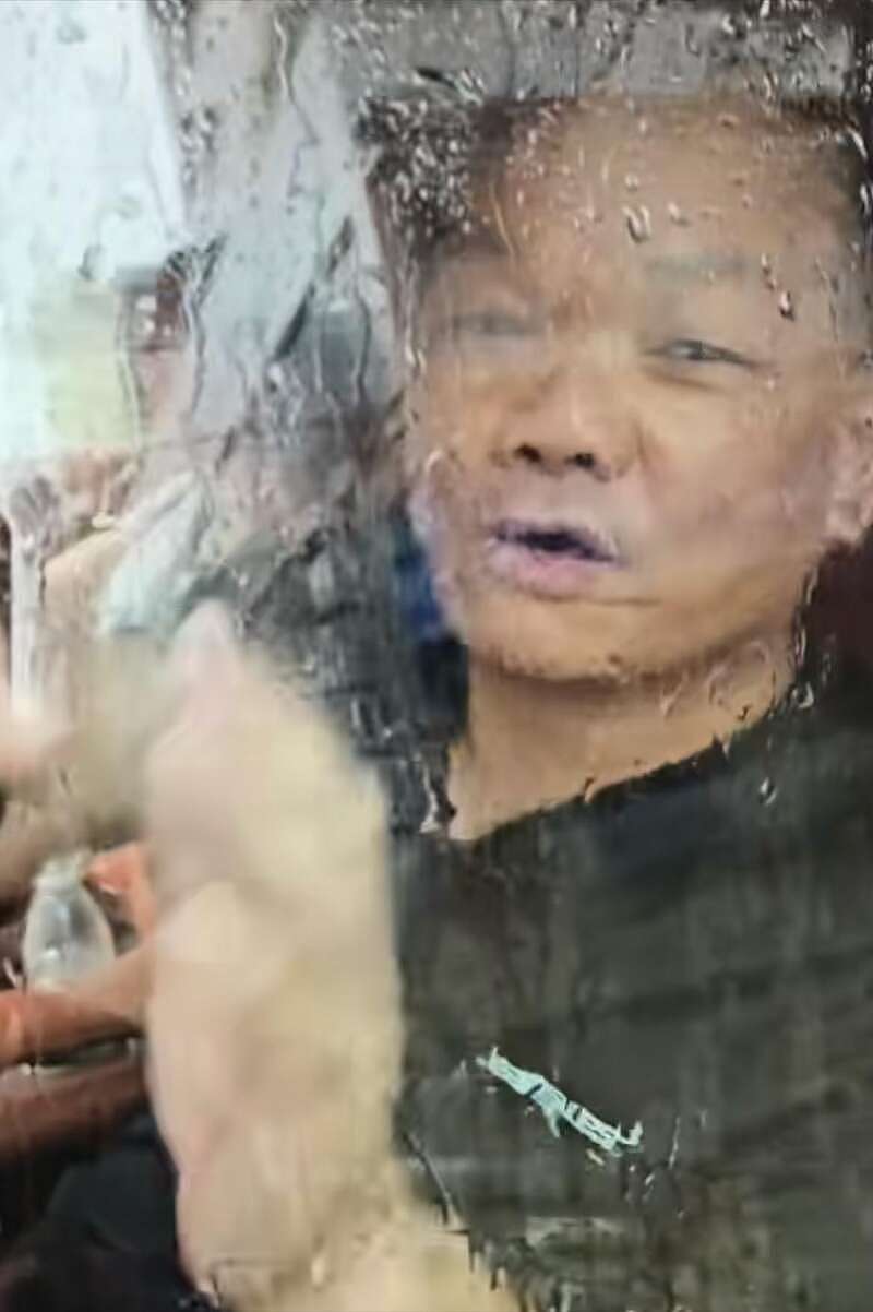 开着豪车来回显摆台风天造浪,珠海U8车主身份曝光(组图) - 6