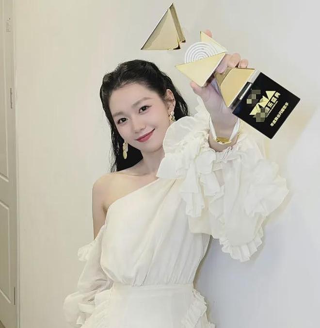 金鸡奖提名爆冷！85花无人入围输给新人，杨幂、赵丽颖转型艰难（组图） - 17