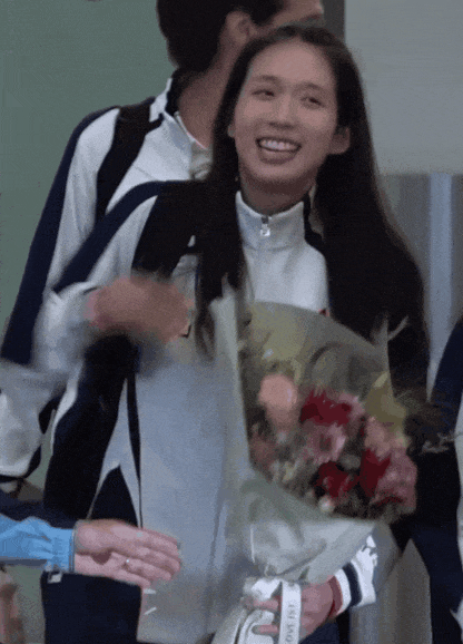 【美女】比谷爱凌发育还猛的神仙姐姐,出现了!香港顶级学霸,巴黎一剑封神(组图) - 10