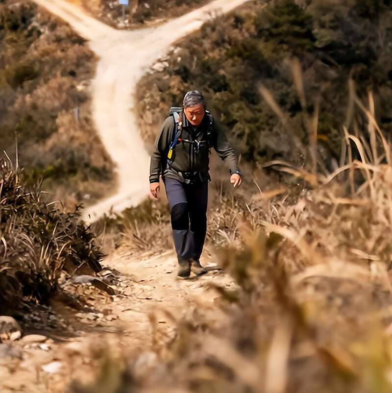 男老师登山失联已遇难，尸体腐烂死状凄惨（组图） - 21