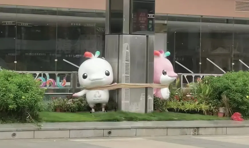 16级超强台风桦加沙过境！捆绑飞机、拴紧汽车，粤港澳台现场触目惊心（组图） - 12