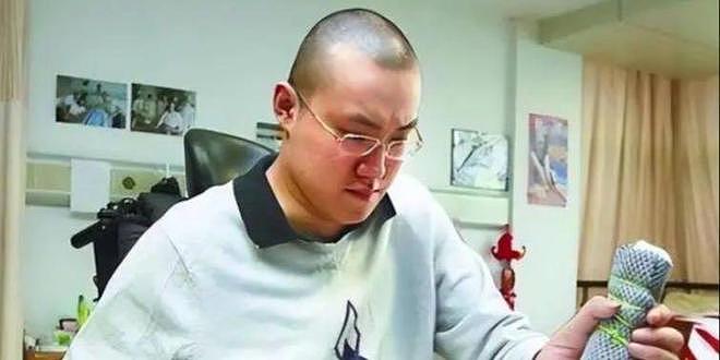 郎平回国仅6天，到上海探望周苏红前夫，桌上红包格外醒目（组图） - 38
