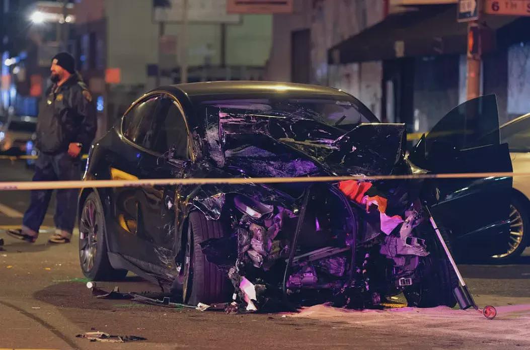 特斯拉又出事？华人连撞6车1死7伤，坚称车辆自动加速（组图） - 2
