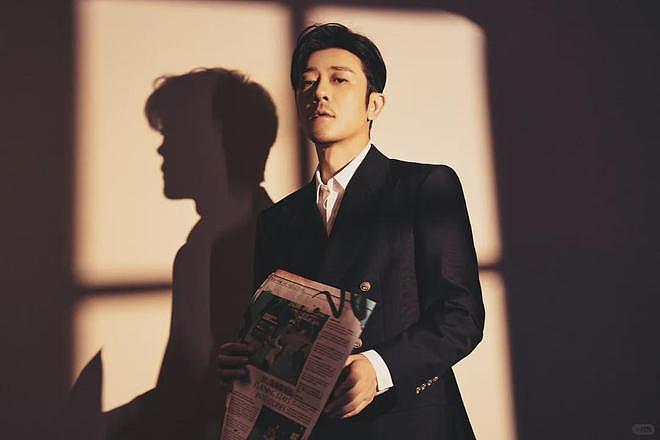 亲妈是导演，干妈是导演，20年都捧不红他，却在娶妻改名后火了（组图） - 1