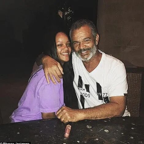 蕾哈娜官宣三胎！四年抱仨娃，想要的女儿终于来了！这回能出专辑了吗（组图） - 4