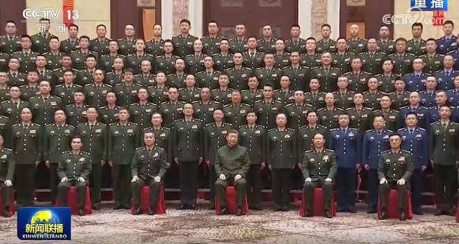 外媒：新疆军区司令政委双双缺席习接见，释放强烈信号（组图） - 1