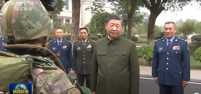 外媒：新疆军区司令政委双双缺席习接见，释放强烈信号（组图） - 4