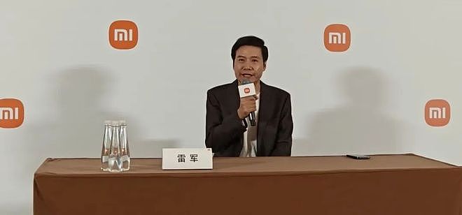 雷军：小米17的产品力非常炸裂，有很多点都超越了苹果（组图） - 1