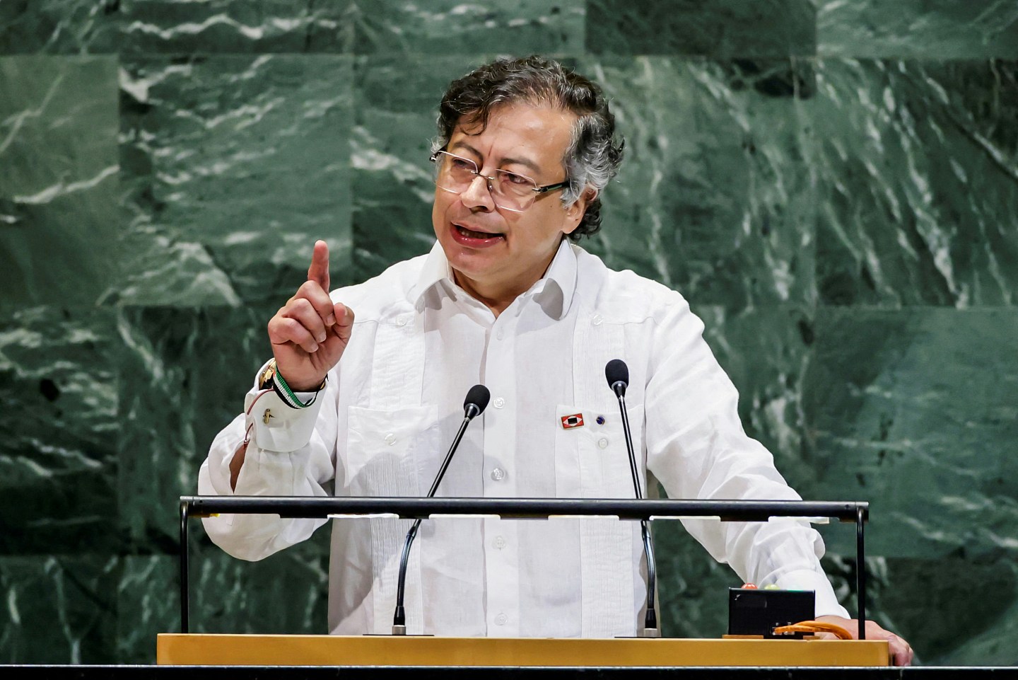 联合国大会哥伦比亚总统呼吁美军无视特朗普，遭美国吊销签证（组图） - 2