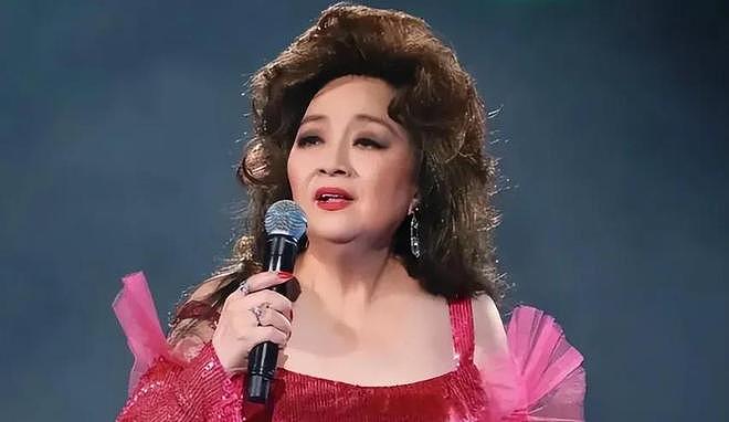 刘德华向她下跪，周润发要养她，春晚为她破例，徐小凤有多牛（组图） - 9