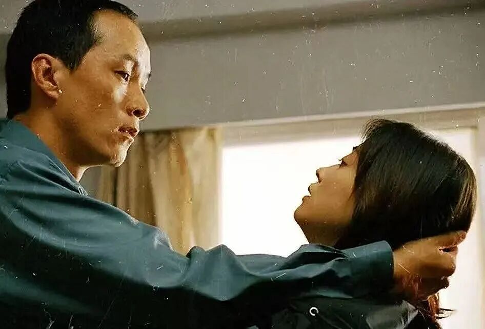 69岁，被家暴40年，她净身出户离婚（组图） - 1