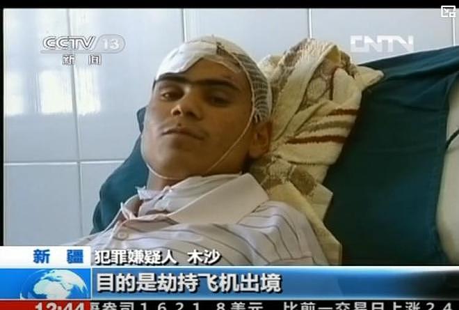 恐怖分子劫中国飞机，乘客高喊：是男人就上，当场打死2暴徒（组图） - 20