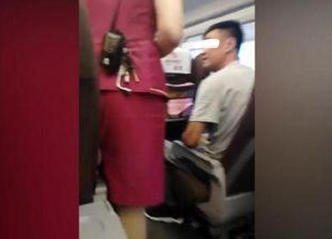 恐怖分子劫中国飞机，乘客高喊：是男人就上，当场打死2暴徒（组图） - 6