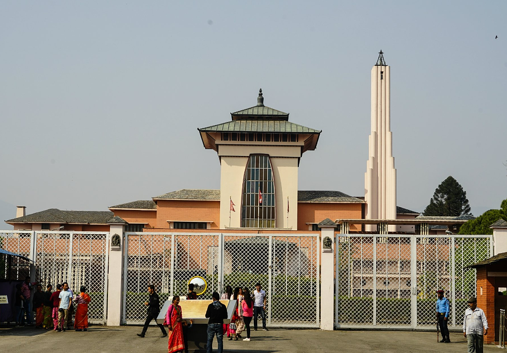 王室灭门,总理被揍:这个国家变天了(组图) - 27
