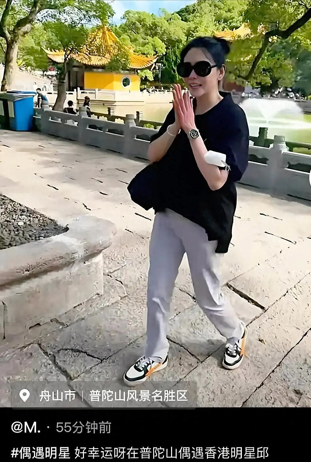 岁月果然从不败美人！57岁邱淑贞现身普陀山祈福，冻龄状态引惊叹（组图） - 2