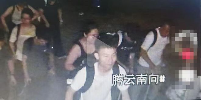 夜爬泰山失联20余天的李小龙已找到，亲属：在声声亭附近发现其遗体，法医正在尸检（组图） - 1