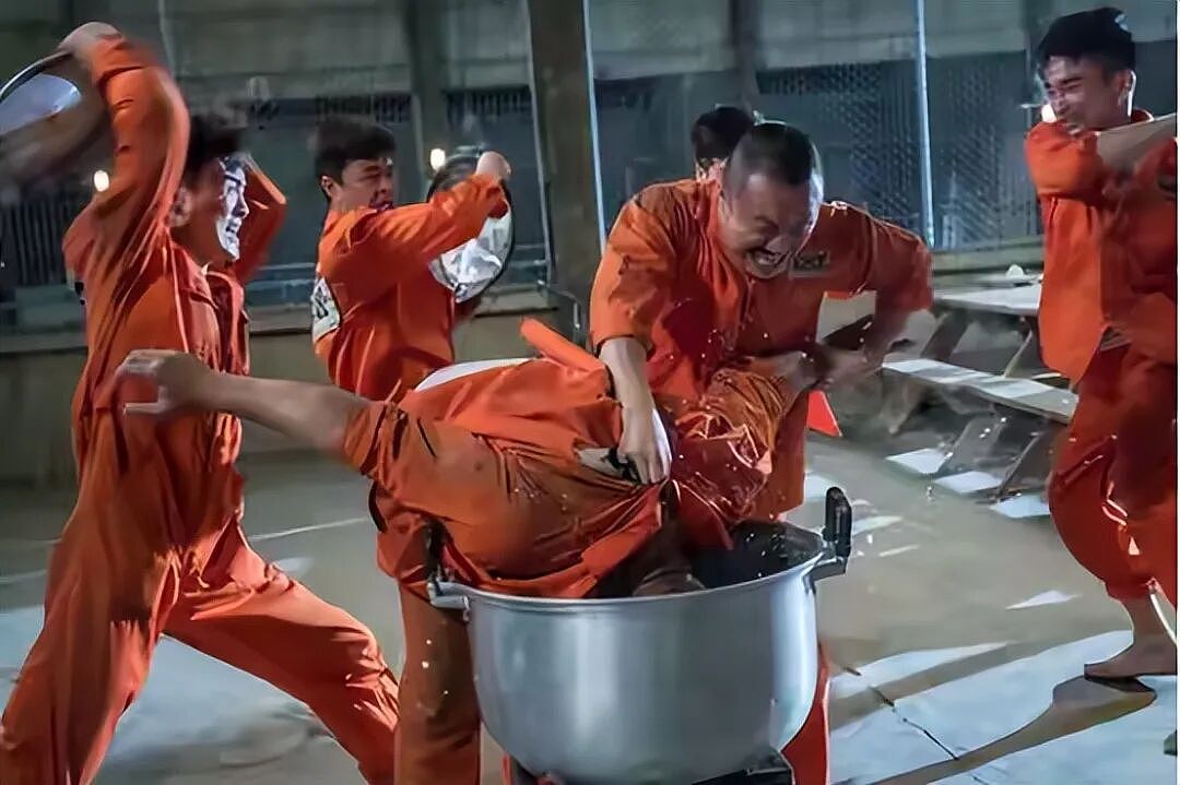 香港知名男星拍戏意外骨裂，痔疮两度爆掉，裤子全是血紧急就医（组图） - 2