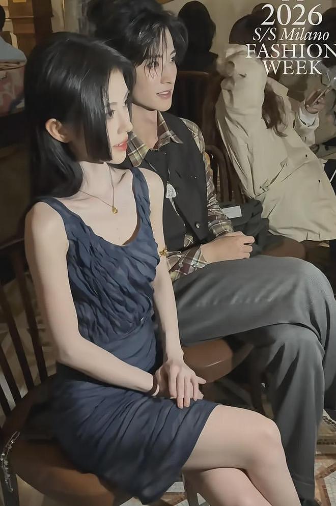 鞠婧祎生图被质疑造假,修成一米七地砖变形,现场图曝光更尴尬(组图) - 2