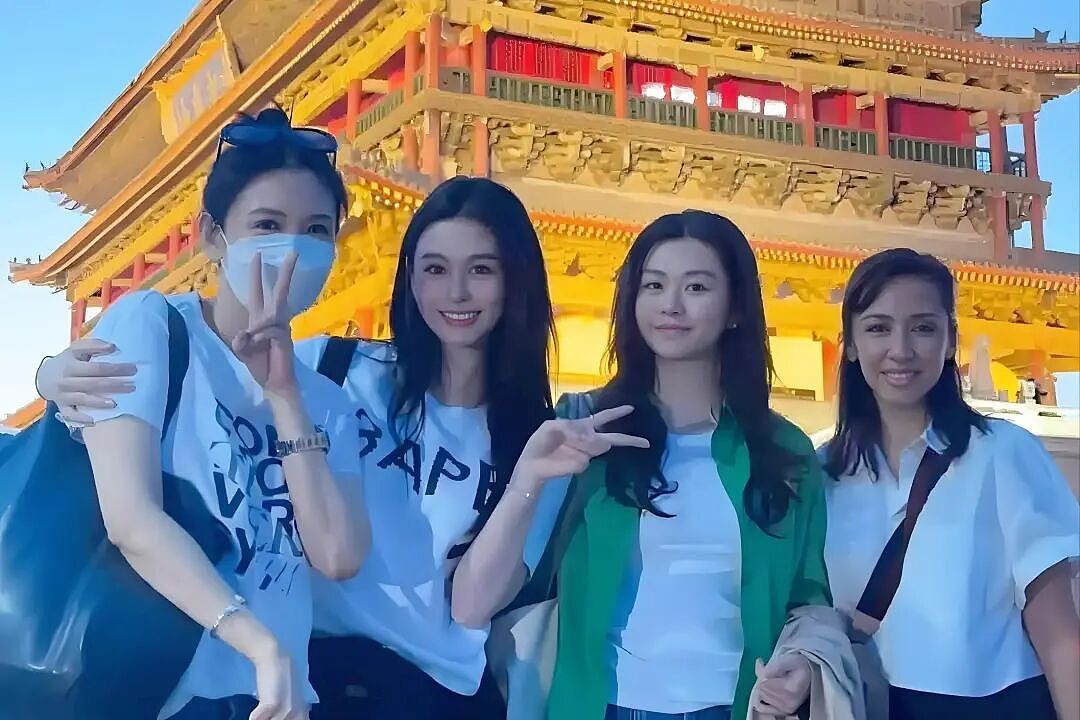 岁月果然从不败美人！57岁邱淑贞现身普陀山祈福，冻龄状态引惊叹（组图） - 3