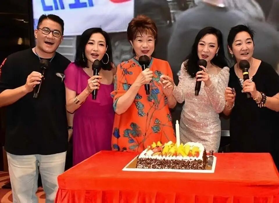知名女星宣布复出!做心脏手术休养半年,17岁怀孕当小三,今却活明白了?(组图) - 8