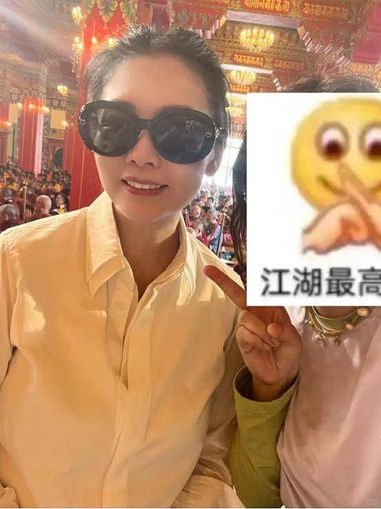 香港“一代女神”现身内地寺庙祈福，依旧亲民（组图） - 6