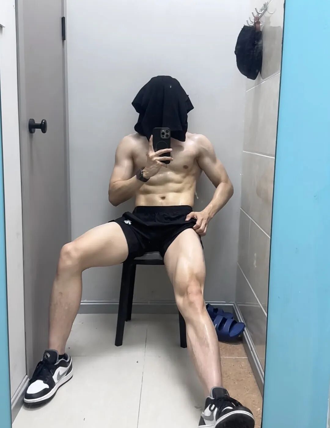 【帅哥】极品白皮肌肉教练性感写真，粗腿大包诱惑满满...（组图） - 6