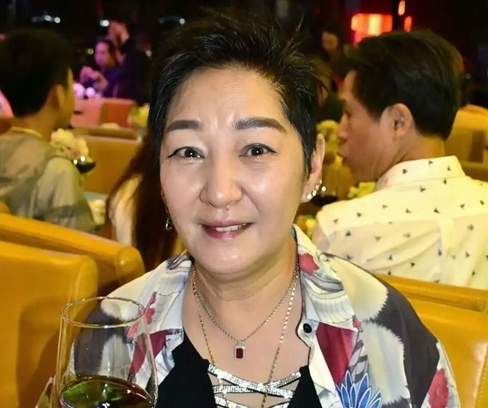 知名女星宣布复出!做心脏手术休养半年,17岁怀孕当小三,今却活明白了?(组图) - 6