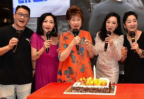 知名女星宣布复出!做心脏手术休养半年,17岁怀孕当小三,今却活明白了?(组图) - 5
