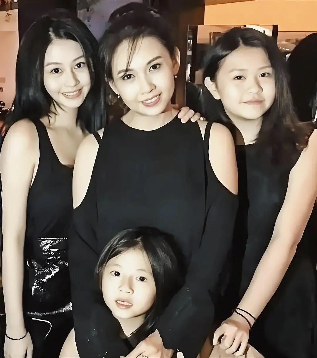 岁月果然从不败美人！57岁邱淑贞现身普陀山祈福，冻龄状态引惊叹（组图） - 7