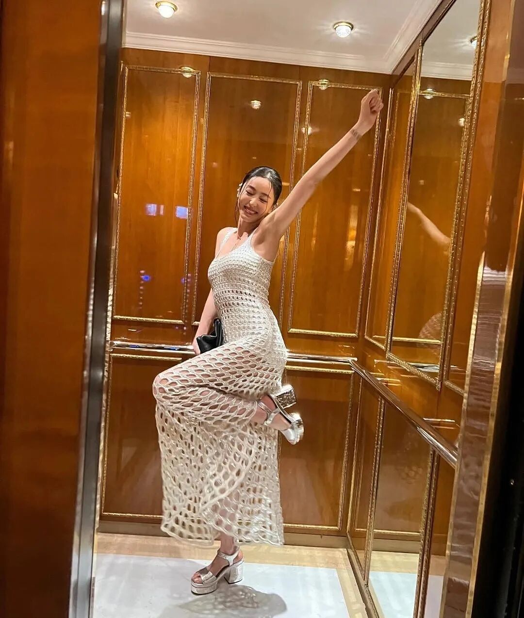 【美女】“人间腿精”李多喜,无PS身材照暴击,网友:腿长能当饭吃?(组图) - 10