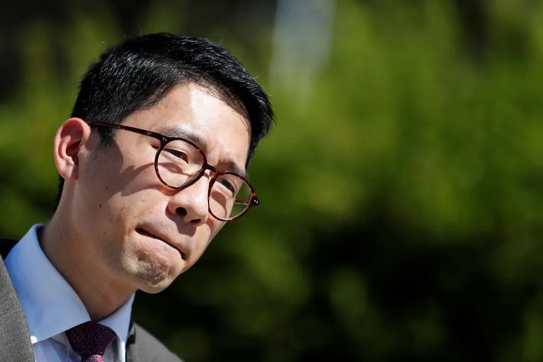 不符合新加坡国家利益！罗冠聪入境被拒，被曝拿美女助理当玩物、私生活混乱…（组图） - 3